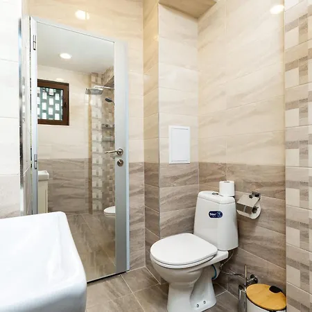 Comfortable Family-friendly 2bd With Terrace By Flat Manаger Plovdiv